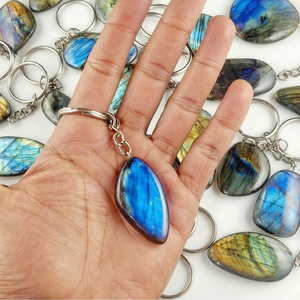 Porte-clés en cristal de labradorite naturelle, pierre mystique, breloque pour accessoire de sac |   Cristal énergétique fait main |   Idée cadeau 2026 - Product Image 1