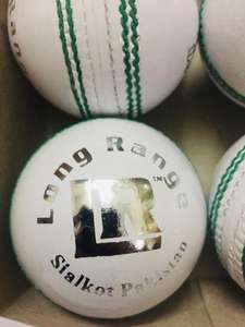 Balles de cricket blanches de haute qualité, cousues à la main, en cuir, best-seller, vente en gros, balles en cuir rigides pour les matchs d'équipe - Product Image 6