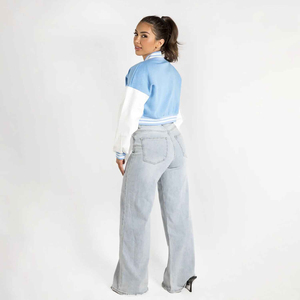 Blouson universitaire bleu clair et blanc à blocs de couleur, col rabattu, fermeture éclair, coupe courte et ample, style preppy, idéal pour le printemps - Product Image 1