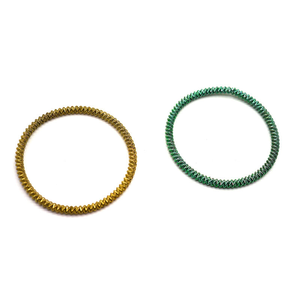 Bracelet spirale moderne et élégant en acier inoxydable et titane, artisanat métallique coloré en fil de titane - Product Image 4