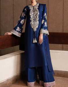 Nuevos y modernos vestidos de seda para mujer a los mejores precios y con MOQ bajo. Vestidos Shalwar Kameez a medida para mujer. - Product Image 3