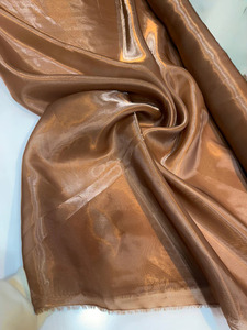 Tissu en Soie Organza Métallisé Doré et Argenté de Luxe, Tissu Métallique Doux pour Robe de Mariée, Kaftan, Abaya, Vêtements de Mode Exclusifs - Product Image 4