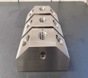 ชิ้นส่วนแผ่นเหล็กสแตนเลสที่ผลิตด้วยเครื่อง CNC 5 แกน พร้อมการกัดแบบ VMC และการตัดด้วยลวด EDM สำหรับอุปกรณ์อุตสาหกรรม - Product Image 4