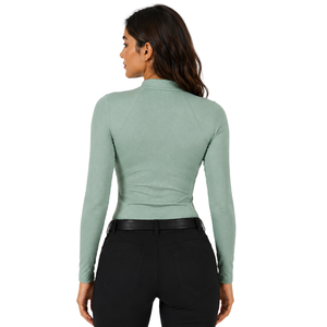 Haut de performance pour femme, vert sauge, à manches longues, col zippé, extensible et respirant, pour l'équitation et l'entraînement équestre - Product Image 2