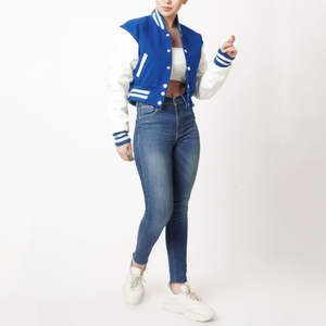 Chaqueta Varsity para Mujer, Estilo Béisbol, Chaqueta Bomber Acolchada Impermeable con Letras de Colegio, OEM ODM - Product Image 3