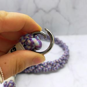 Correa de Teléfono Trenzada de Nailon y Metal Resistente con Diseño de Flor de Cinco Pétalos, Gancho Metálico de Estilo Lindo para un Agarre Seguro, Uso Diario - Product Image 4