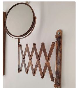 Miroir mural accordéon en cuivre antique et décoration de style vintage industriel, miroir de rasage extensible, miroir mural décoratif pour la maison - Product Image 1