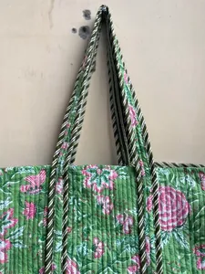 กระเป๋าช้อปปิ้งผ้าฝ้ายลายดอกไม้ทำมือกระเป๋าช้อปปิ้ง Kantha ขนาดใหญ่กระเป๋าผ้าควิลท์ของขวัญสำหรับผู้หญิงราคาไม่แพงสำหรับเธอ - Product Image 6