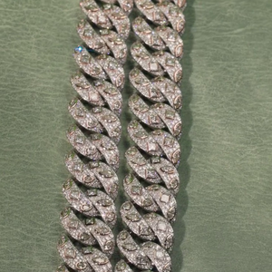 Cadena Cubana de Lujo con Incrustaciones de Diamantes, Collar de Diseño VVS Moissanite, Joyería Hip Hop para Hombre, Unisex, Estilo Premium - Product Image 3