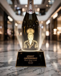 Nouveau design pour support d'affichage de bouteilles de vin en acrylique LED sans fil avec style moderne personnalisé pour la publicité dans les supermarchés - Product Image 4