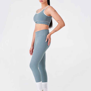 Ensemble de yoga 2 pièces : Legging imprimé respirant à taille haute, sans bretelles, col rond, sans couture, extensible, pour le sport, et crop top - Product Image 4