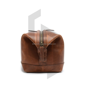 Trousse de toilette de voyage authentique faite à la main - Product Image 4