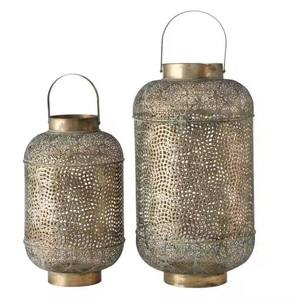 Lanterne en fer durable pour une ambiance décorative et une présentation élégante de bougies, conçue pour un usage domestique quotidien et festif. - Product Image 4