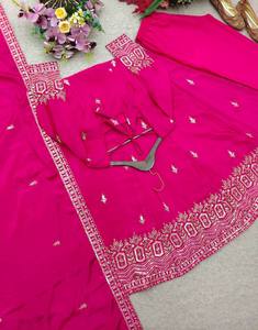 เปิดตัวผ้าไหมซินออนดีไซน์ใหม่พร้อมงานปักลำดับที่5มม. gwon & pent & dupatta reddy - Product Image 6