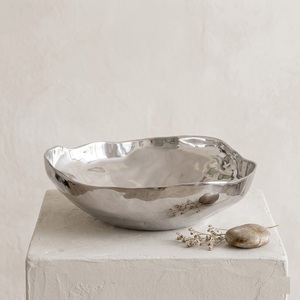 Tazón de Metal Orgánico Forjado a Mano, Tazón Grande Decorativo de Aluminio de Forma Libre para Ensaladas, para Decoración Moderna del Hogar al Mejor Precio - Product Image 1
