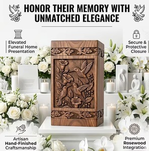 Urne funéraire artisanale en bois de rose pour crémation, motif colibri, sculptée en forme d'oiseau, pour jardin éternel, avec ailes célestes et motif floral. - Product Image 3