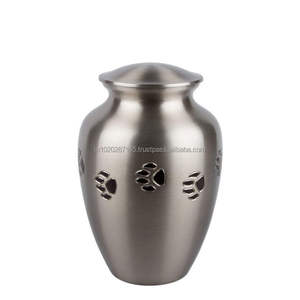 Urnas para mascotas de metal Premium hechas a mano de diseño asequible para cenizas de mascotas con tapa superior de rosca segura y elegante trabajo antiguo - Product Image 6