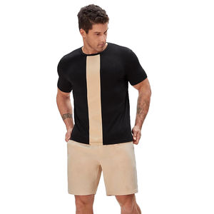 Conjunto de Dos Piezas de Verano para Hombre Personalizado con Camiseta de Manga Corta de Algodón Liso y Pantalones Cortos de Tela Transpirable, Perfecto para Uso Diario - Product Image 3