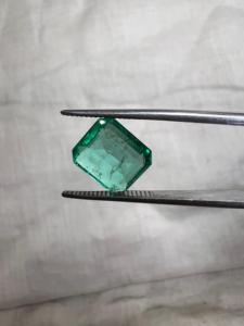 Émeraude octogonale naturelle de 2,82 carats, vert pastel, pierre précieuse non montée, provenant de Zambie - Product Image 1