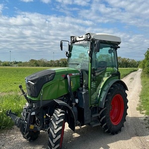 Tractor robusto y eficiente diseñado para agricultores que exigen durabilidad, comodidad y rendimiento constante en condiciones agrícolas difíciles. - Product Image 1