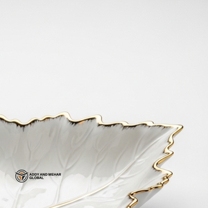 Tazón de Cerámica Blanco en Forma de Hoja con Borde Dorado, Plato Decorativo para Aperitivos, Vajilla Elegante para Decoración de Mesa en el Hogar y la Cocina - Product Image 4