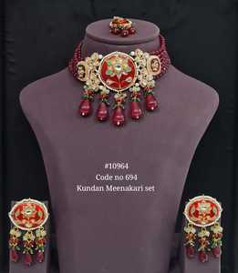 Ensemble de bijoux Kundan Meenakari, design floral, plaqué or, collier, boucles d'oreilles, tikka, bijoux de mariage pour femmes, 694 - Product Image 1
