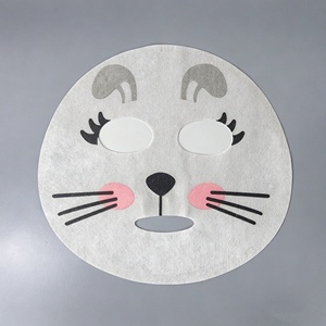 Mascarilla Facial de Tela No Tejida con Estampado de Conejo Y154-13, Modelo 03221, Origen Guangzhou, 8 Unidades, OEM/ODM, Diseño de Dibujos Animados - Product Image 2