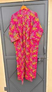 ชุดคลุมกิโมโนผ้าฝ้ายลายเพสลีย์สีชมพู สำหรับคลุมชายหาด - Product Image 2