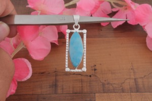 จี้เงินแท้ทำมือ SHREE JAIPUR SILVER ประดับด้วยหิน Larimar รูปทรง Marqise  ตัวเรือนเงินแท้ 925  แบบฝังขอบ  วินเทจ โบฮีเมียน รูปทรงหยดน้ำ  ประดับด้วยหินวิบวับ  ขนาด 18 - Product Image 2