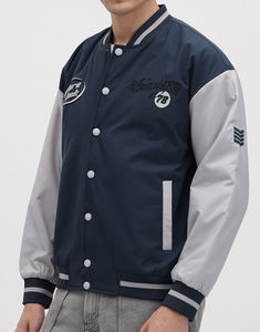 แจ็คเก็ตเบสบอลวาร์ซิตี้กันลมอุ่นๆ สำหรับฤดูหนาว ขายส่งแบบใหม่มาแรง  คอตั้ง  ใส่ได้ทั้งชายและหญิง  ระบายอากาศได้ดี  โลโก้ด้านหน้า - Product Image 3