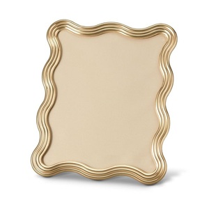 Cadre photo en métal décoratif haut de gamme, support artistique pour portrait, pour décoration intérieure classique - Product Image 1