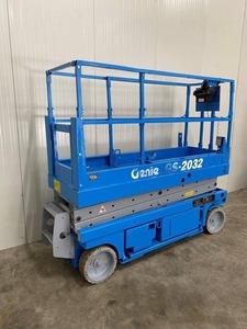 New Genie GS-2032 Electric Scissor Lift 12m Self Propelled Battery Operated <b>Aluminum</b> Aerial <b>Work</b> <b>Platform</b> for Warehouse & Farms - Product Image 1