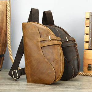 Sac bandoulière vintage en cuir véritable Crazy Horse pour homme, fabriqué sur mesure en usine, avec fermeture éclair - Product Image 1