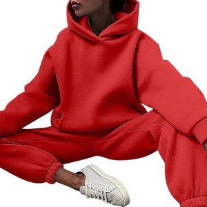 Elegante chándal acampanado con una silueta moderna, material ligero y tecnología que absorbe la humedad para actividades deportivas. - Product Image 5