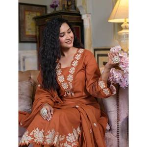 Ensemble haut et bas confortable de taille XL pour soirée, Bhanderi -BE Orange, avec un dupatta chic - Product Image 5
