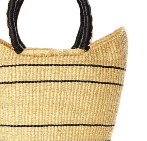 Sac de plage en paille tressée style naturel queue d'hirondelle, à rayures fines, avec poignée enveloppée de noir, tendance et classique - Product Image 3