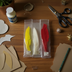 Fournitures d'artisanat en plumes colorées PLUMAS MANUALIDADES - Product Image 3