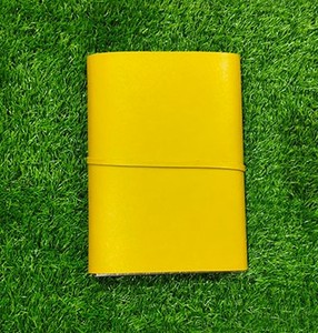 Couverture de carnet A5 en cuir de vache jaune artisanal, pochette pour carnet en cuir véritable tanné de qualité supérieure, organisateur de papeterie professionnel - Product Image 1