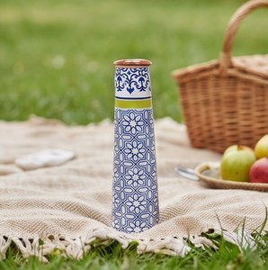 Botella de Agua de Cerámica Mediterránea con Tapa de Cobre, Patrón Floral Geométrico Azul y Blanco - Product Image 6