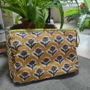 Bolsa de Cosméticos de Viaje para Mujer, de Algodón, Personalizada, Hecha a Mano, con Monograma Floral Acolchado, al por Mayor - Product Image 4