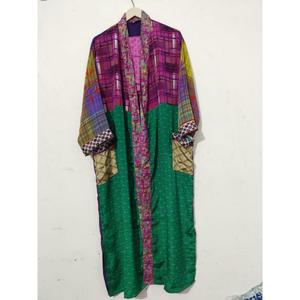 Kimono de Seda Hecho a Mano de Primera Calidad, Estilo Vintage con Parches, Talla Única, Ropa de Dormir para Mujer - Product Image 5
