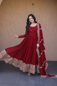 Salwar Kameez rouge élégant, long jusqu'au sol, avec broderie dorée, robe de mariage indienne traditionnelle pour femmes - Product Image 1