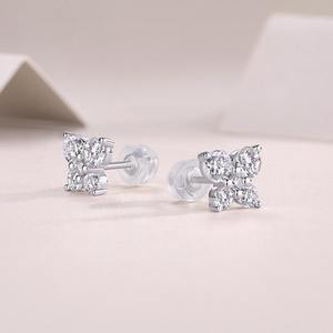 Pendientes de diamantes cultivados en laboratorio de excelente calidad para ceremonias y recepciones de bodas, disponibles a un precio asequible. - Product Image 4
