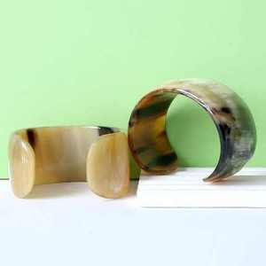 Bracelets et manchettes artisanaux en corne naturelle, écologiques, de luxe, pour la décoration de table, par AL AML;IK CRAFT - Product Image 3