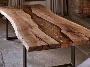 Table à manger en bois avec pieds en métal, style rustique, incrustation en résine époxy faite à la main, plateau rectangulaire moderne - Product Image 1