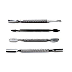 Herramienta profesional para empujar cutículas de uñas Pro Shine con punta curva y borde plano para una rutina de limpieza de uñas precisa - Product Image 4
