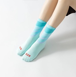 Chaussettes de Pilates personnalisées en gros pour femmes, antidérapantes, en coton, avec semelle à motifs amusants, fabricant ODM - Product Image 5