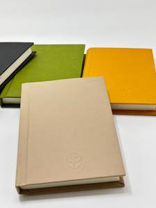 Cahiers à couverture rigide de qualité supérieure avec reliure durable, designs élégants et papier de qualité, idéaux pour l'écriture, la journalisation, les cadeaux et - Product Image 3