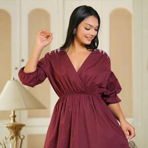 Elegante Vestido Midi Bordado Color Granate para Mujer - Product Image 5