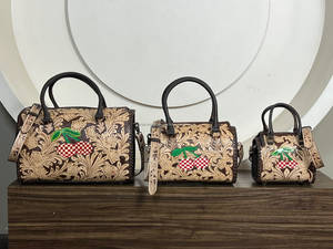 Nouveaux sacs à main de voyage Pretty Petals Mini en cuir floral gravé, sacs bandoulière et sacs à main à poignée supérieure pour femmes - Product Image 4